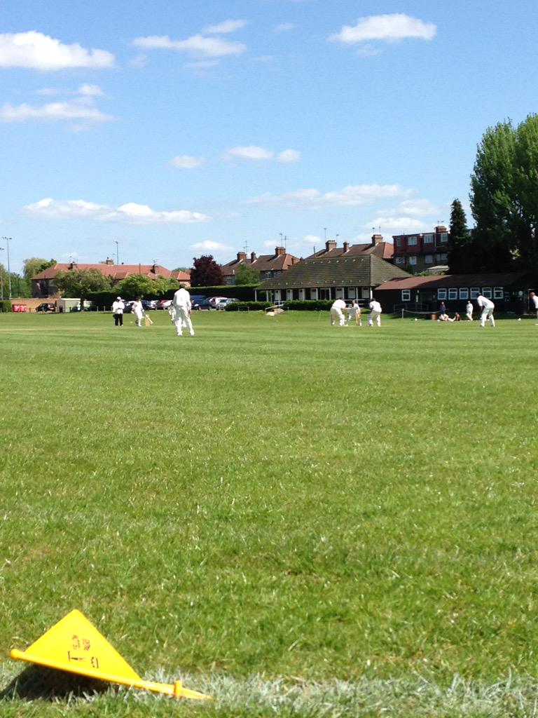 IckenhamCricket's tweet photo. 1s 64-4. Scott and Ben upping the ante. http://t.co/Ll9rFhijEE
