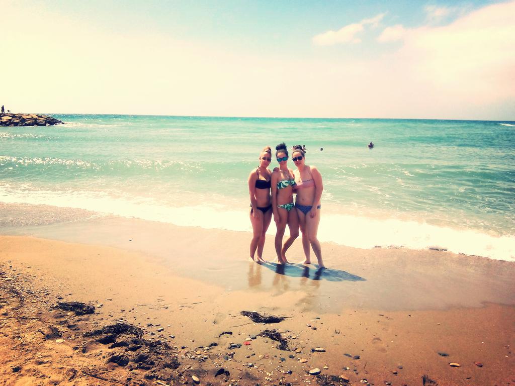 saradreams6's tweet photo. Playita en muy buena compañía #mojacar #genteunica #desconesion :) http://t.co/eAumCkz3PN