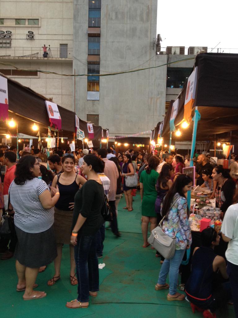 RojitaTiwari's tweet image. #storytelling session @SmallFryCo #BombayLocal