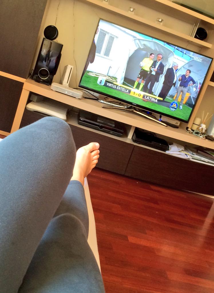 FrancyBuriani's tweet photo. Pomeriggio di #serieB.. #calcioaddicted http://t.co/1hLh29Iwuh