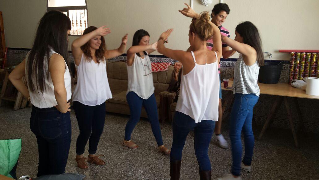 eltinglao14's tweet photo. Sábado de pre-romería💃🍺 http://t.co/5f4xJuIXxq