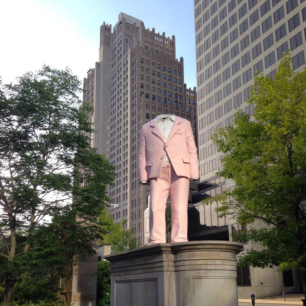 DowntownStLouis's tweet photo. Fabulous pink suit in #downtownstl at @CitygardenSTL. #BigSuit by artist #ErwinWurm. pic via @Murray_Nichol http://t.co/tT2OcVdi8n