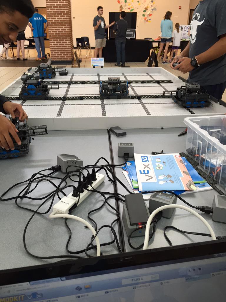 stemmakerfest's tweet photo. If you like robots and cool stuff, you should probably come out to #STEMMakerFest http://t.co/1cxqUQL9oM