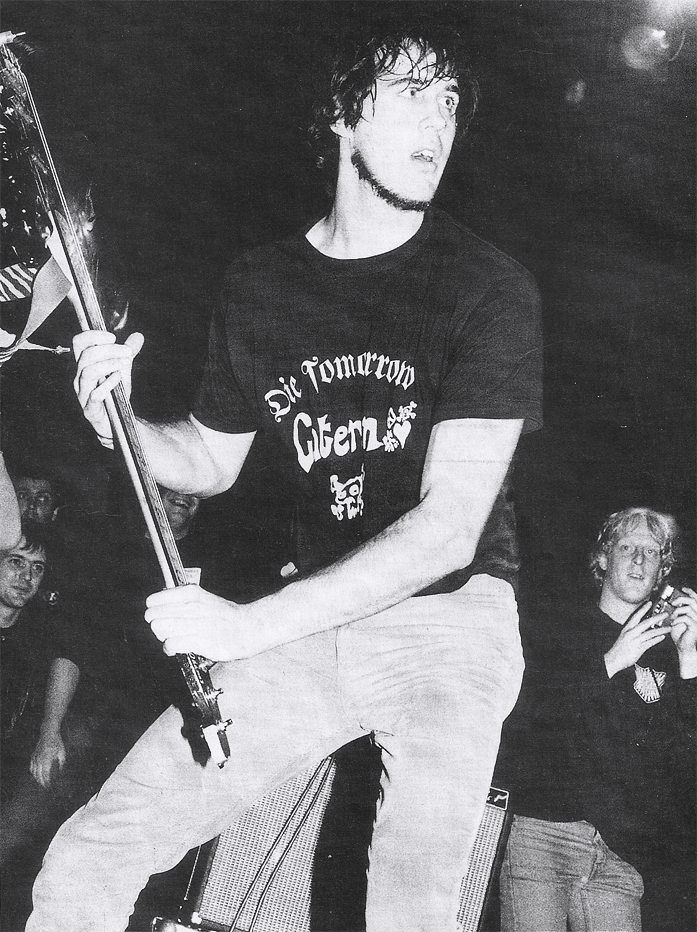 Happy birthday to bassist and political activist Krist Novoselic . 