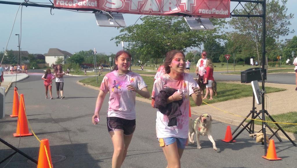 Not even dogs are safe from color. #BroadRunColorRun <a href="/BroadRunNHS/">Broad Run NHS</a> <a href="/BroadRunHS/">Broad Run HS</a>
