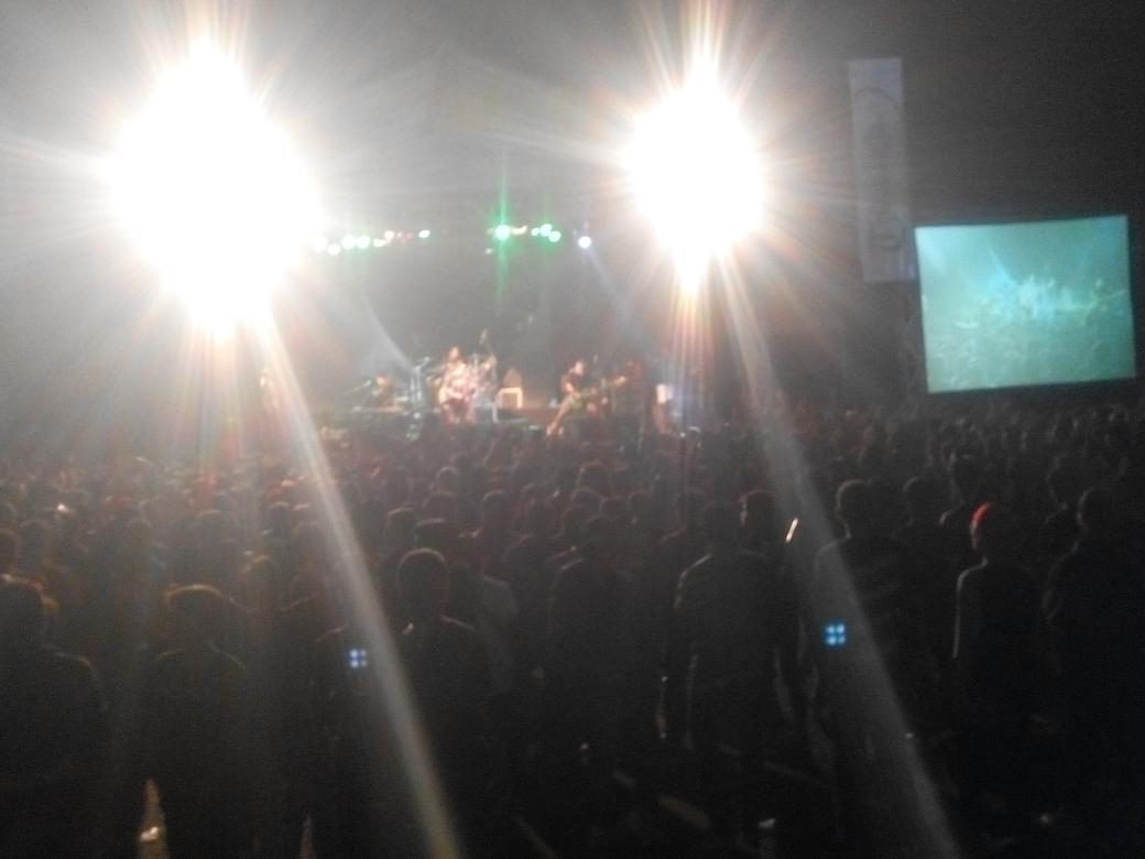 XXI_Infinity's tweet photo. Para monsterjackers semangat banget ya dalam menikmati penampilan dr @captainjackband http://t.co/4mAerdtS5b