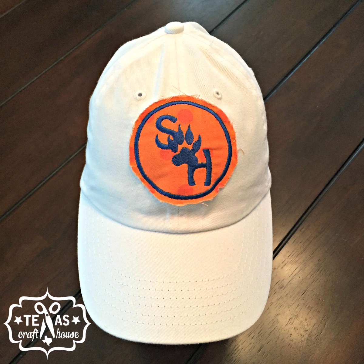 TexasCraftHouse's tweet photo. Guess What?! We opened an Etsy shop! Come and check us out!
https://t.co/bJiJBJbtIh #Graduation #giftideas #monogram http://t.co/X8f7hxzWFJ
