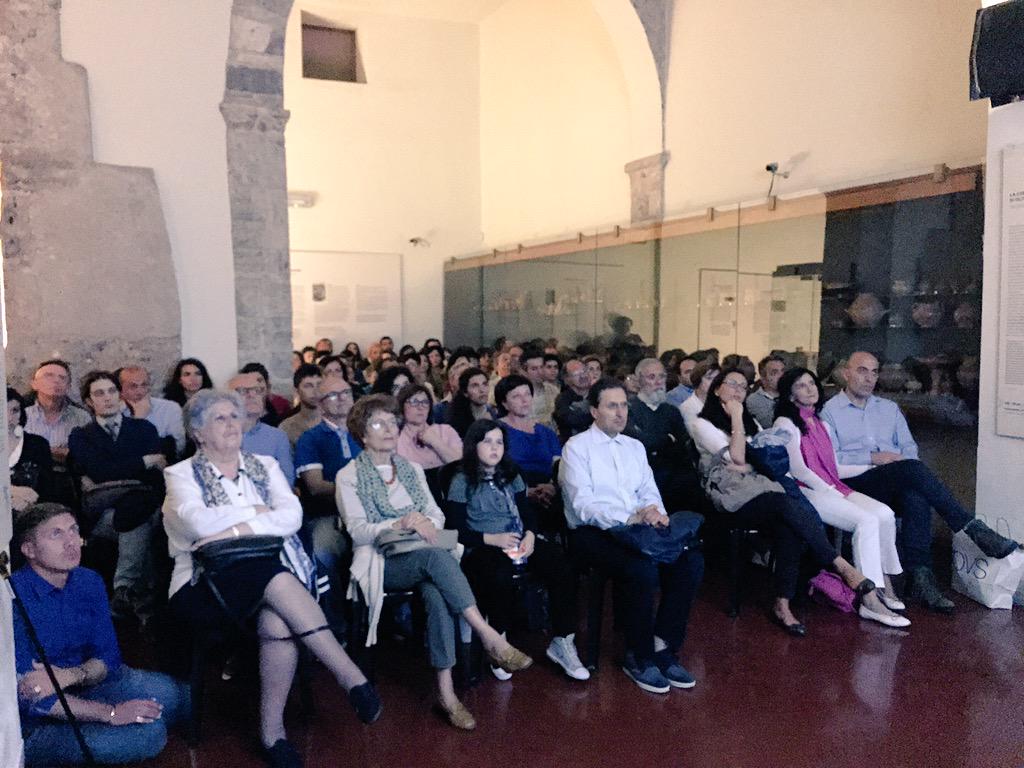 MuseoArcheoSA's tweet photo. Il viaggio in 3D al @MuseoArcheoSA. Stasera più di 300 persone sono venute a trovarci!#NDM15 #NottedeiMusei #ndm2015 http://t.co/dLp6DYZEQ1