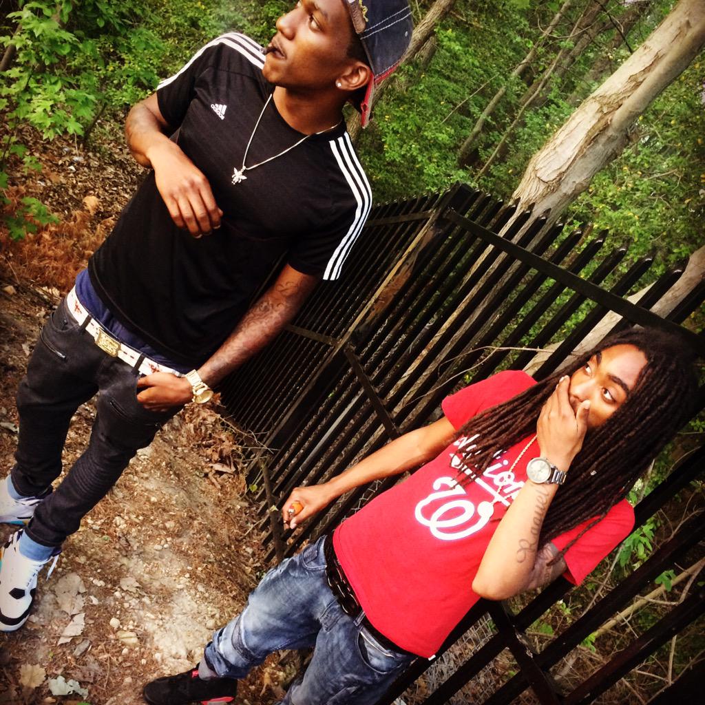 LilLoStacks330's tweet photo. Blood βοΈπΈπ―π @RawwRawwRegg @lulevandrocity #FlyyyeeddUpp #330DaLabel http://t.co/mdWJPHo7ta