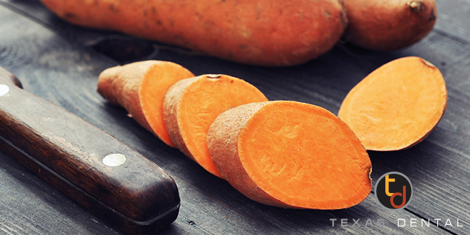 PlanoTxDental's tweet image. Eating sweet potatoes can actually help your enamel form! Bake em, mash em, eat em! #ToothTalk