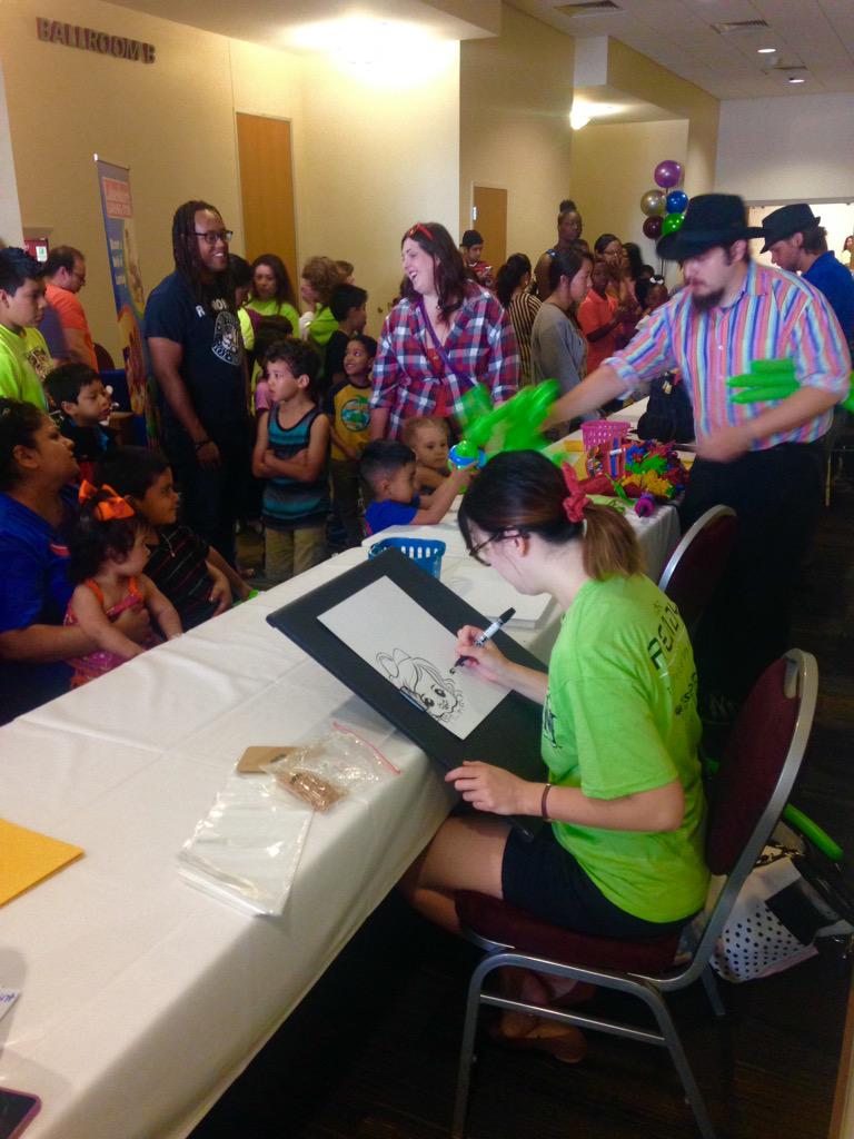 Maritza_B7's tweet photo. Balloon Art &amp; Face Painting @gisdSTEAM http://t.co/TQhu7dVRoD
