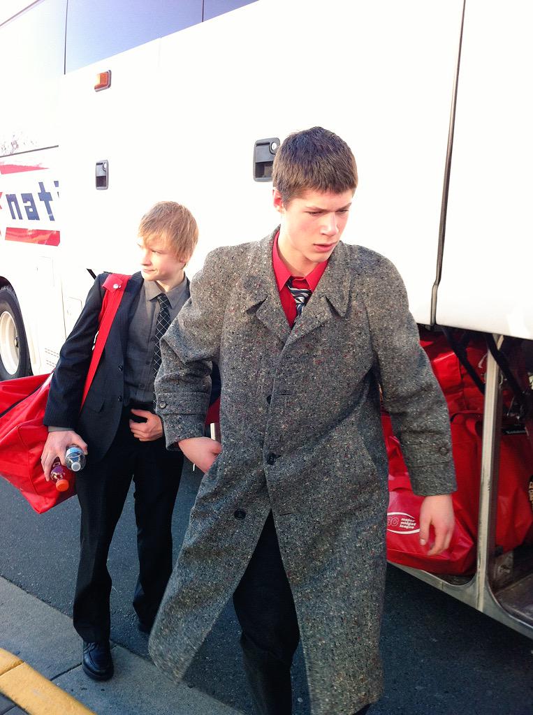 VWGiants_aaa's tweet photo. Hawks wish @freezer_96 a very happy 19th birthday! #Freezer #FriesenCold http://t.co/d0KFQuNzq7