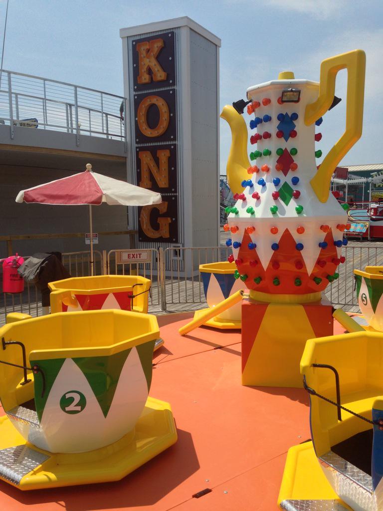 AdventurerInn's tweet photo. #Wildwood #Boardwalk #Tinyteacups #Kong #hotshoreday http://t.co/k4FtwdMrrW