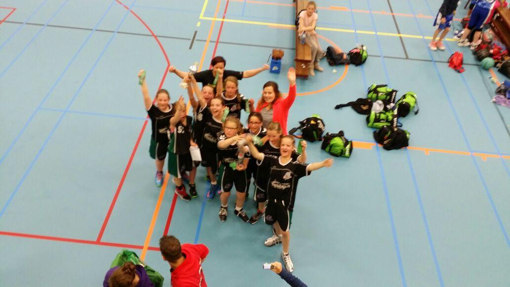 Chayenne06's tweet photo. Supertrots op deze meiden en hun trainsters! 🙌👍RT @hermina_schaik: @bv_orcas 2de plek# rayon kampioenschap# http://t.co/T4KOAW6LD5