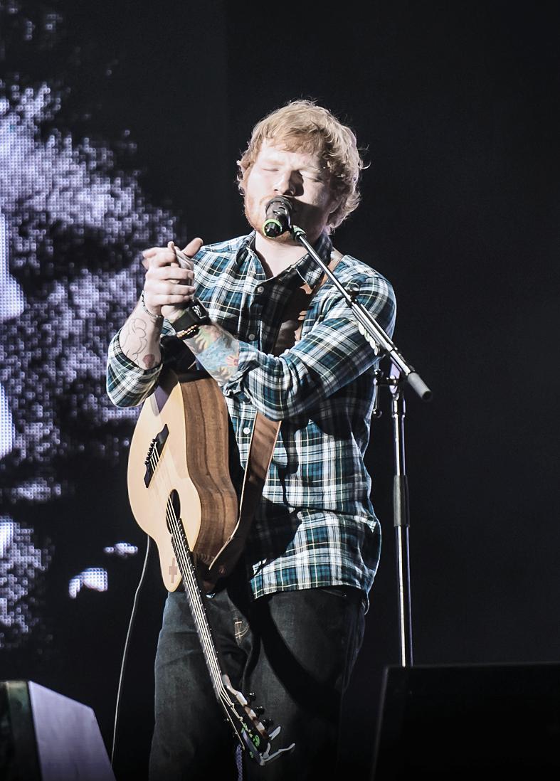 TeamSheeranBRA's tweet photo. Ed no palco principal #6-7 😊 #EdSheeran #tedbr #RockInRioUSA http://t.co/4sEJqbBcMy