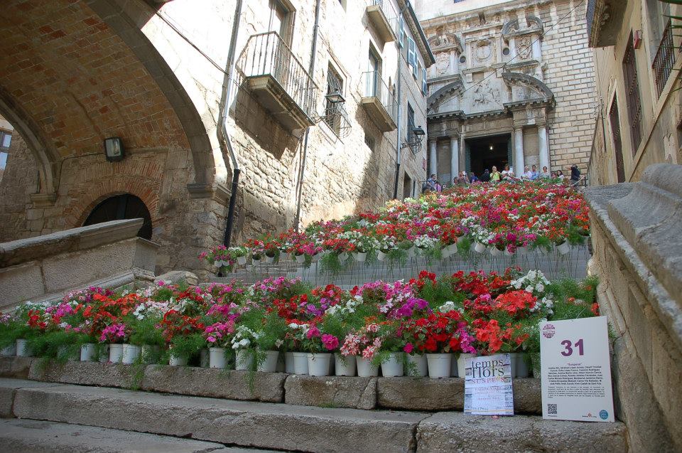 #Vertical #Bears and #floral #designs Spring #festival Girona's Girona, Catalonia, #Spain.