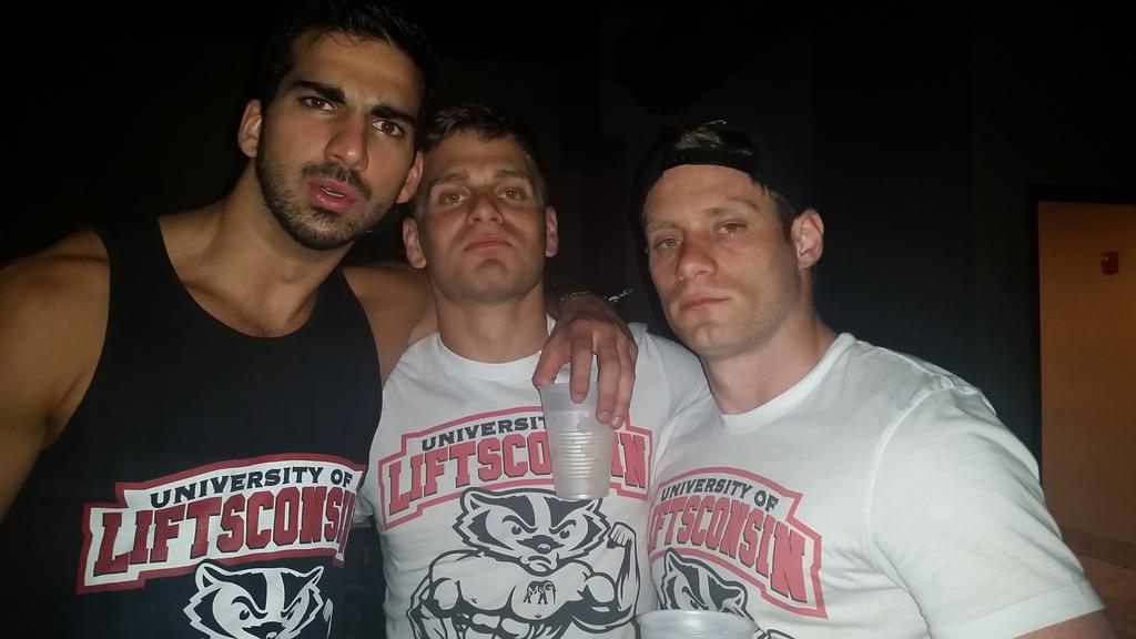 ntublin's tweet photo. @BroScienceLife @jtublin  Liftconsin graduation eve.  #rollingdeep #dommerch #radbodnotdadbod #domdoppelganger http://t.co/zh9ZG1rgro