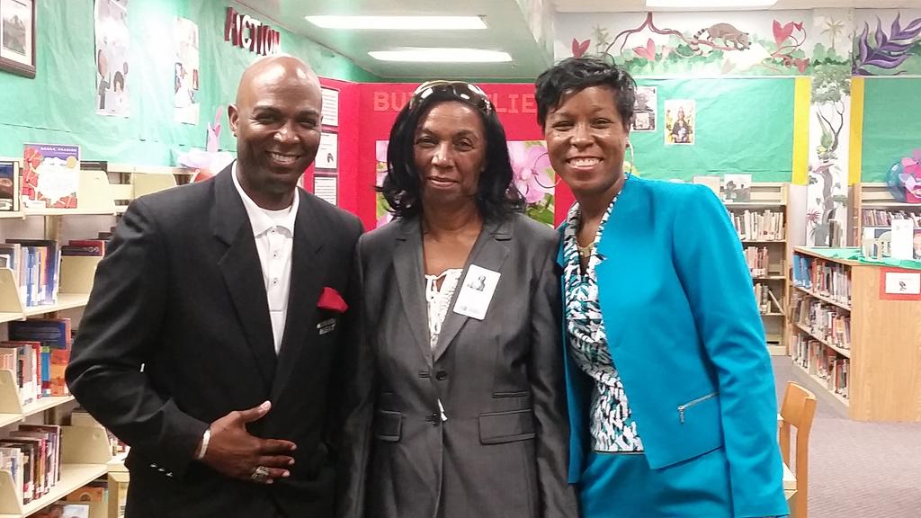 SunlandPk3's tweet photo. Career Day 2015 thank you all for helping making it a success @UptownDale http://t.co/awkXjyC2TG