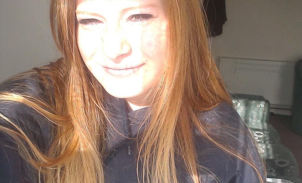 Gervaisoholic's tweet photo. I want to call this next piece 'ginger in the sun' because we all know it's a dangerous situation #risky #stillinside http://t.co/hjh1QtGmet
