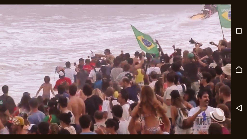 zaq_bel's tweet photo. 🏄🌊👌👌👌 #OiRioPro  #WSL  #BrazilianSurf #TheaBest bora pra semi toledooo!! http://t.co/wCUxO9O7SN