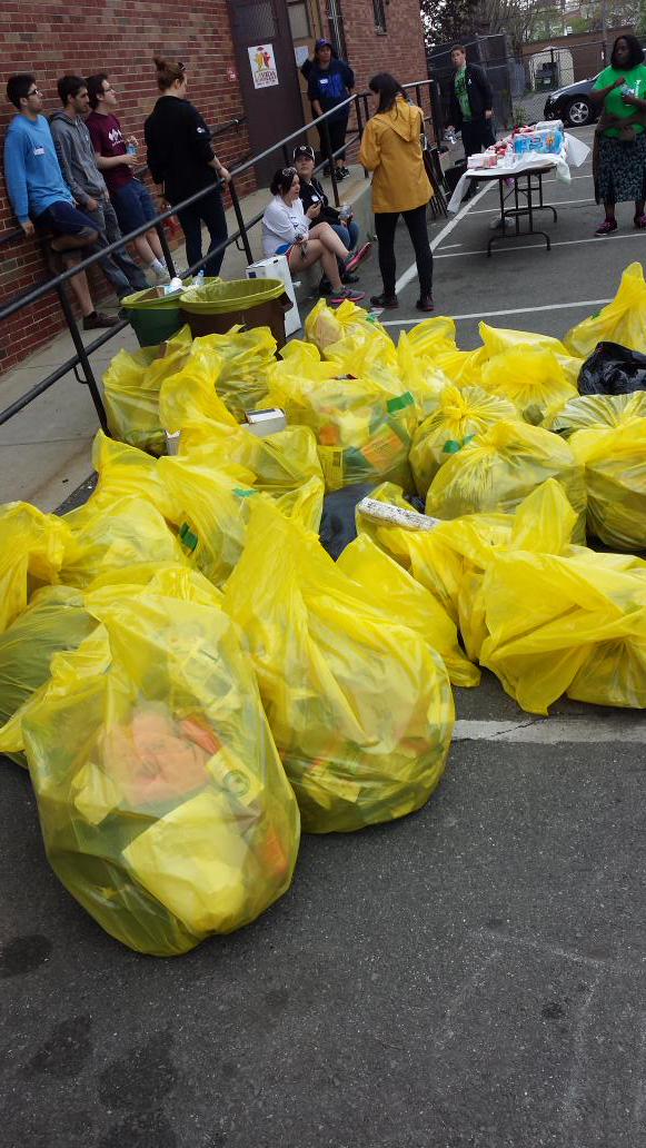 LGInitiative's tweet photo. Thank you to everyone who showed up. The street clean-up was a major success. http://t.co/JubMpqqqSa
