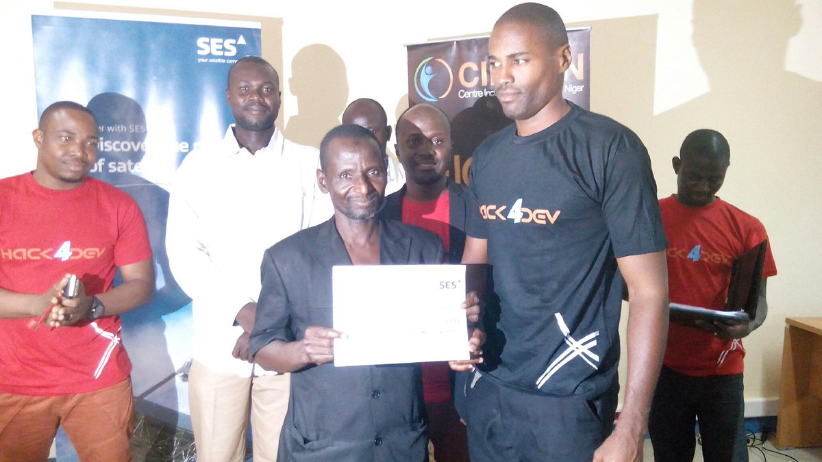 usseinAbil's tweet image. Le troisième prix revient à l'application LIGNE ouest.  #h4dev_dosso #hack4dev #CIPMEN