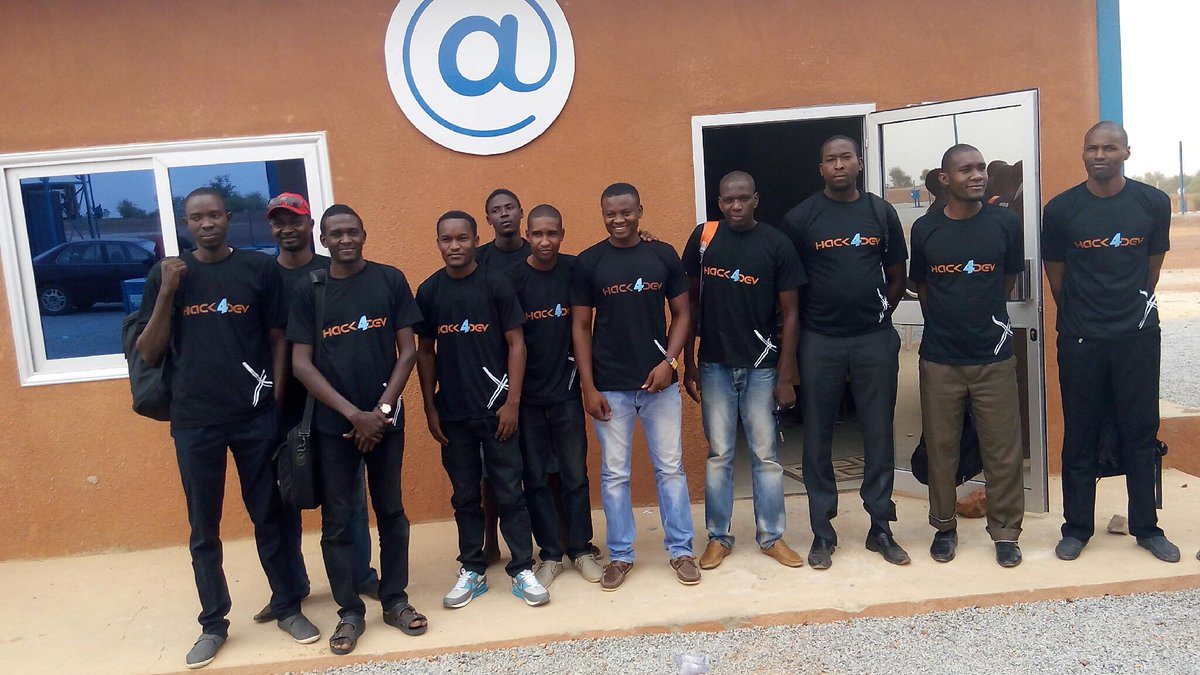 usseinAbil's tweet image. Toutes les équipes gagnent chacune un abonnement à vie pour mettre leurs applications sur la playstore #h4dev_dosso