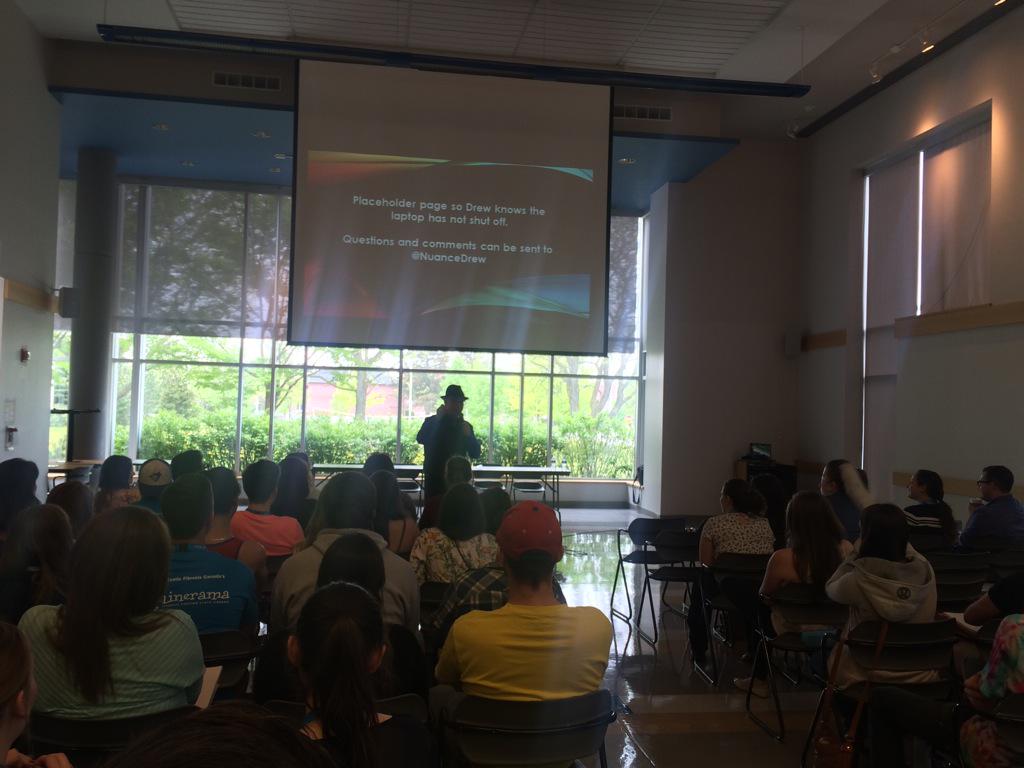 ShineramaOQ's tweet photo. #ShineCon2015 is ready for @NuanceDrew! #aworldwithoutcf http://t.co/iWg9Qye4SQ