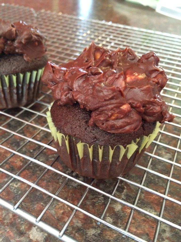 ChefStackel's tweet photo. Rocky Road Cupcakes. Sumptuous. http://t.co/OzZsxYtjGl
