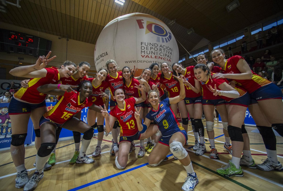 FDMValencia's tweet photo. [VÍDEO] Victoria de 🇪🇸 @ESPvoley @VoleyFemAbs contra Rep. Dominacana en #Valencia ▶https://t.co/XoOKcU65PZ @RFEVB http://t.co/dgqrP2FOZP