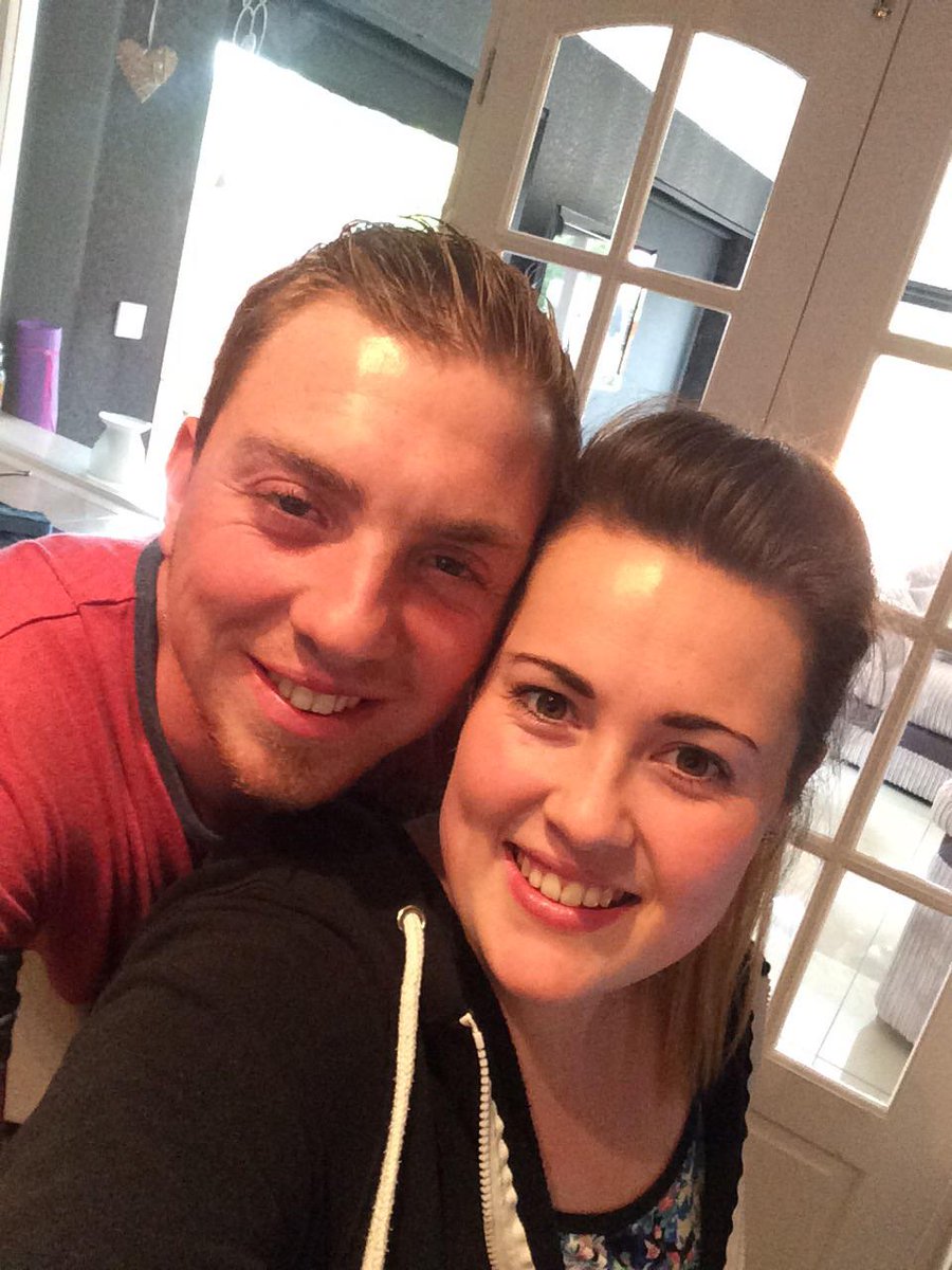 jozieh94's tweet photo. He always knows how to make me smile!!! Iloveyou @Alexdno6 xxxxxx http://t.co/m8msI4R7NO