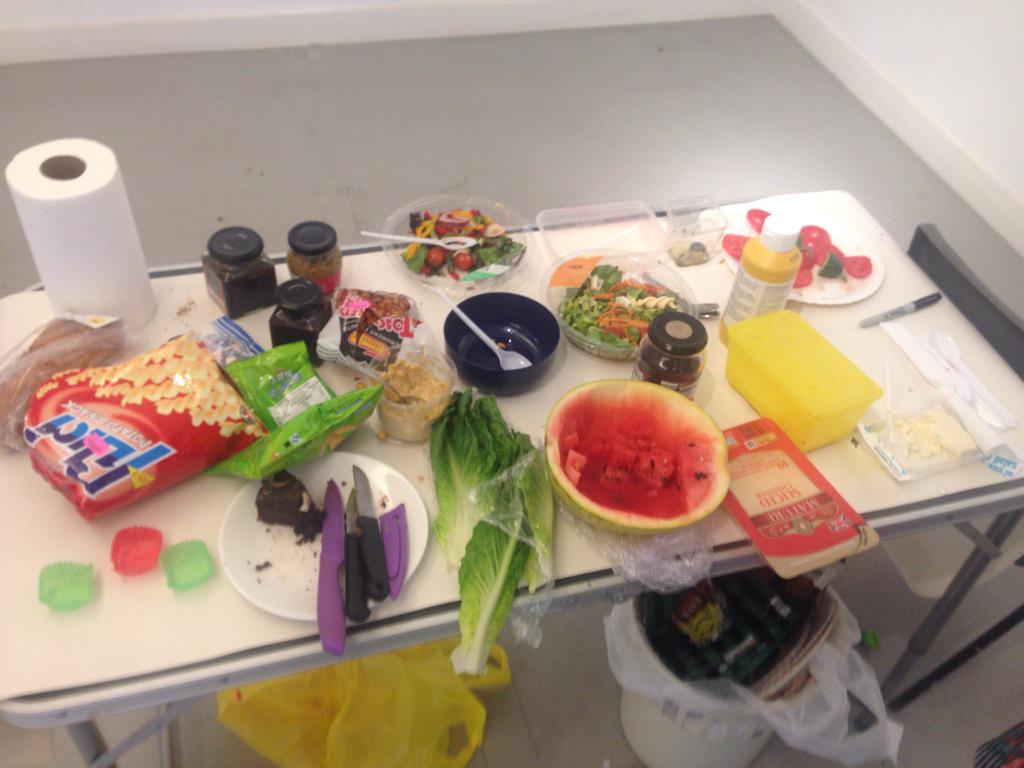 coLABMCR's tweet photo. The debris http://t.co/2t5qgvLoXW