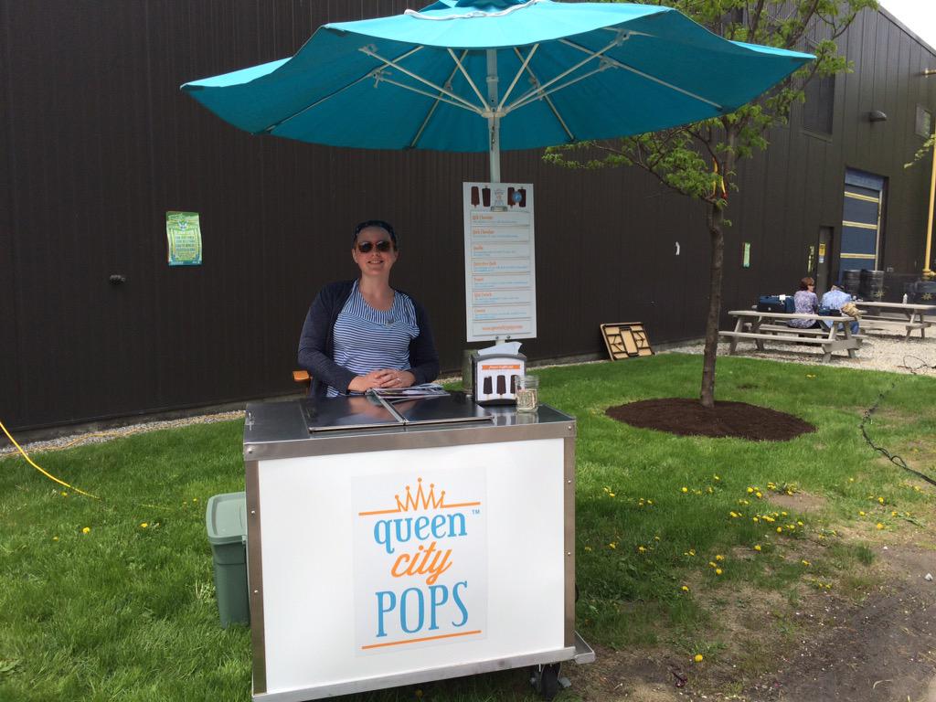 magichat's tweet image. #btv foodstuffs all up in here at #Heavyfest. #dolcevt @QCpops @tacoallstars
