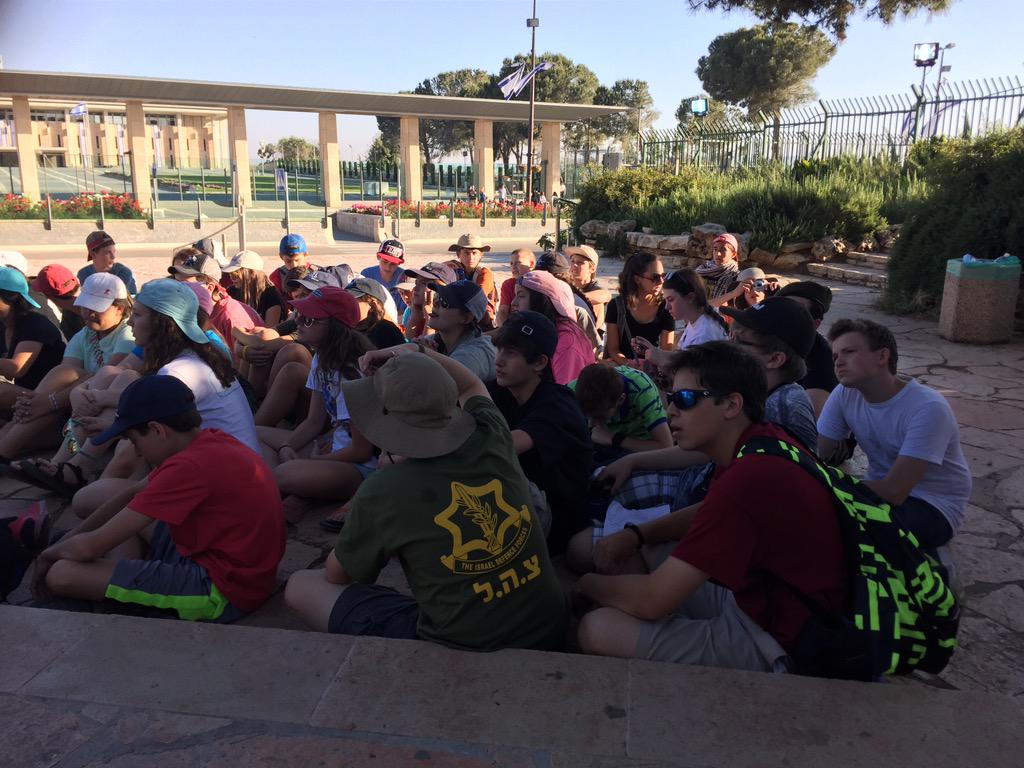 orna_willis's tweet photo. #davis8 the beauty of our students in Jerusalem the best ever! http://t.co/FlCytfJzO0