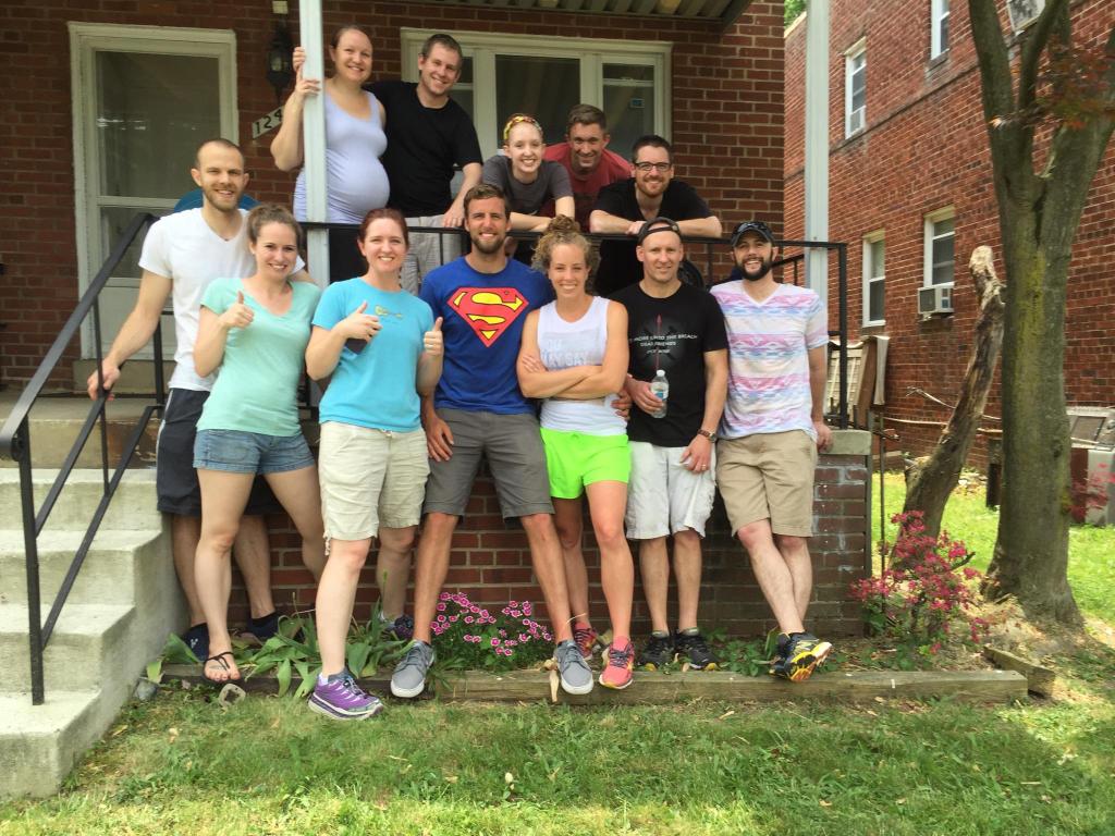 rollet30's tweet photo. Happy #movingday @marcusdgillette and @kerrygillette !  As @Oneill1002Frank  says #noonemovesalone @districtchurch http://t.co/ZBiZ79wpRT