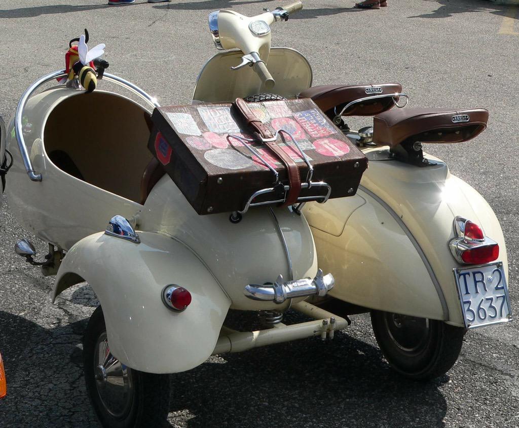 vespascootersuk's tweet photo. #vesparetta #modenascooters #necoscootersuk #innocentiscoot #vespascootersuk #lmlscooters #scomadiscooters #scooters http://t.co/VpcmXmosYY