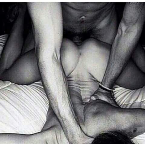 Readwan993's tweet image. Girl like guy doing dis to them