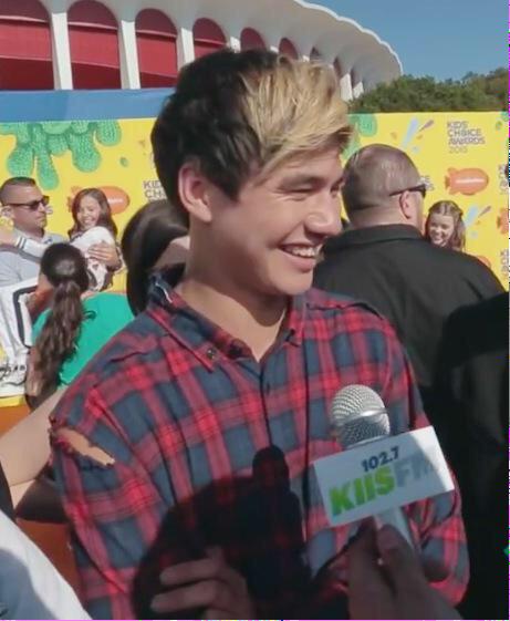 Dear5S0S's tweet photo. Dear Calum Hood,

Smile more you're beautiful. http://t.co/dvypdiGxOi