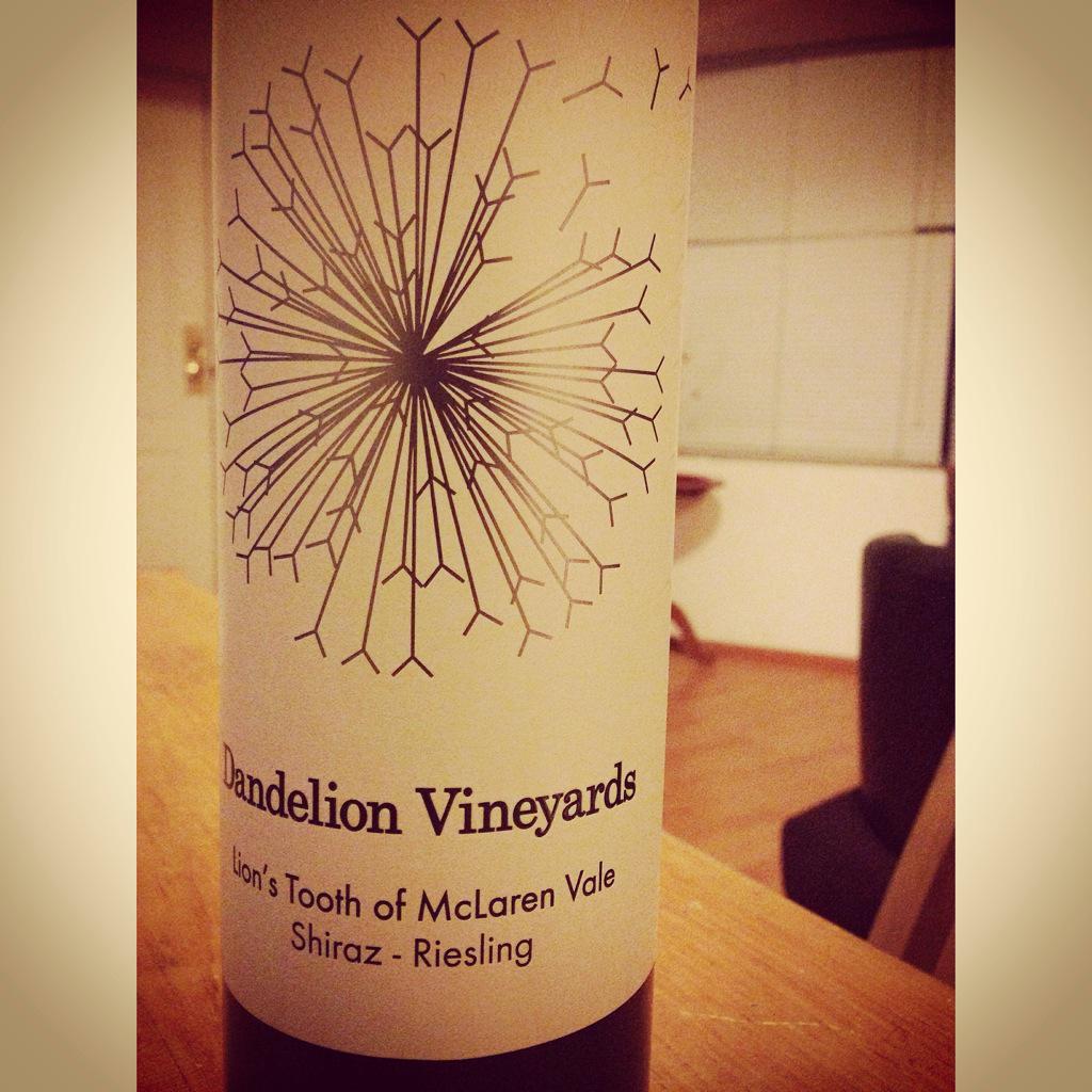Los que te quieren te conocen.. Grx mi por mi fav! 😁😍🍷Shiraz- Ríesling Lion's Tooth McLaren Vale de <a href="/DandelionWines/">Dandelion Vineyards</a>