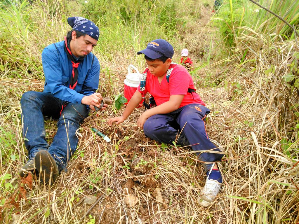 Gs5_RP's tweet photo. Scouts Roland Philipps en la #SiembratonEC http://t.co/liPmfQFtnE
