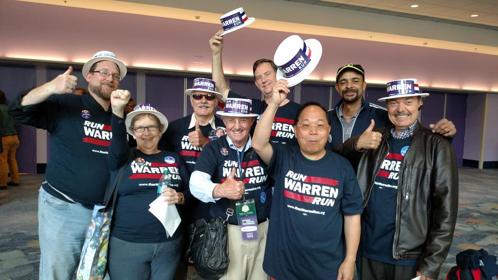 andekelley's tweet photo. Volunteers organizing for #runwarrenrun before her address at the #cadem convention. #DemsLead http://t.co/xU7Ms7P9CL