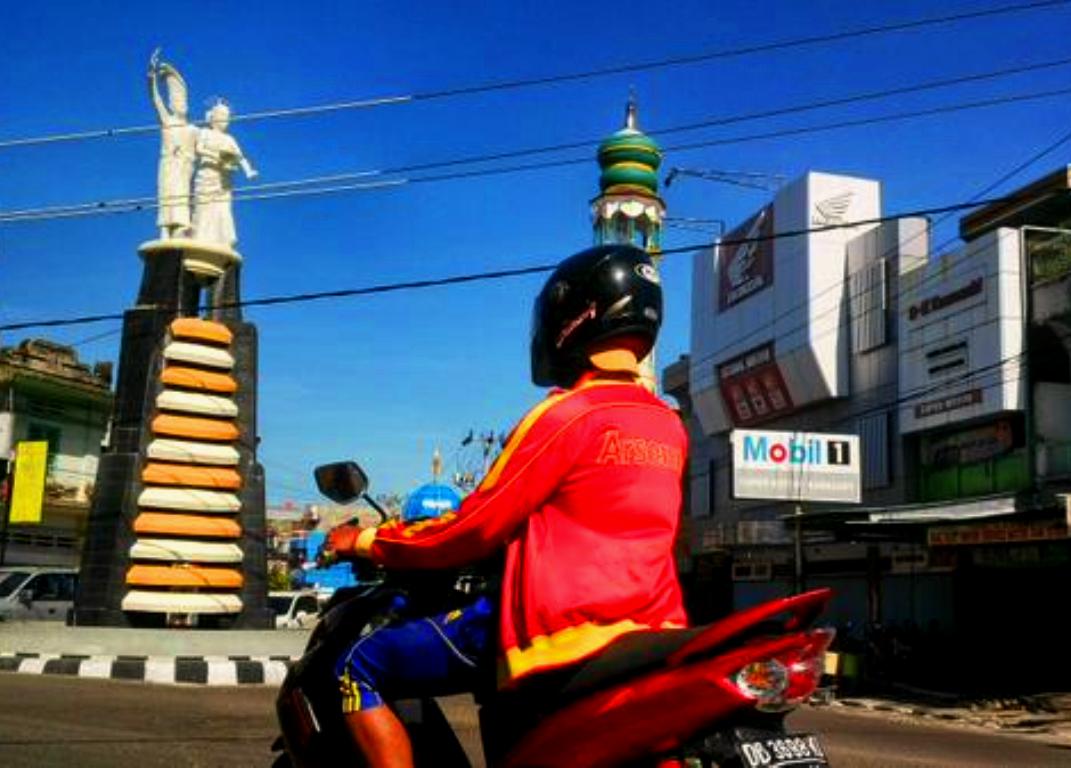Visit_Parepare's tweet photo. 🔎Selamat berakhir pekan &amp; utamakan keslamatan berkndara.
Selamat pgi @_KotaParepare_ Jl. H.M. Arsyad 
#VisitParepare http://t.co/6E5SHl8yd4