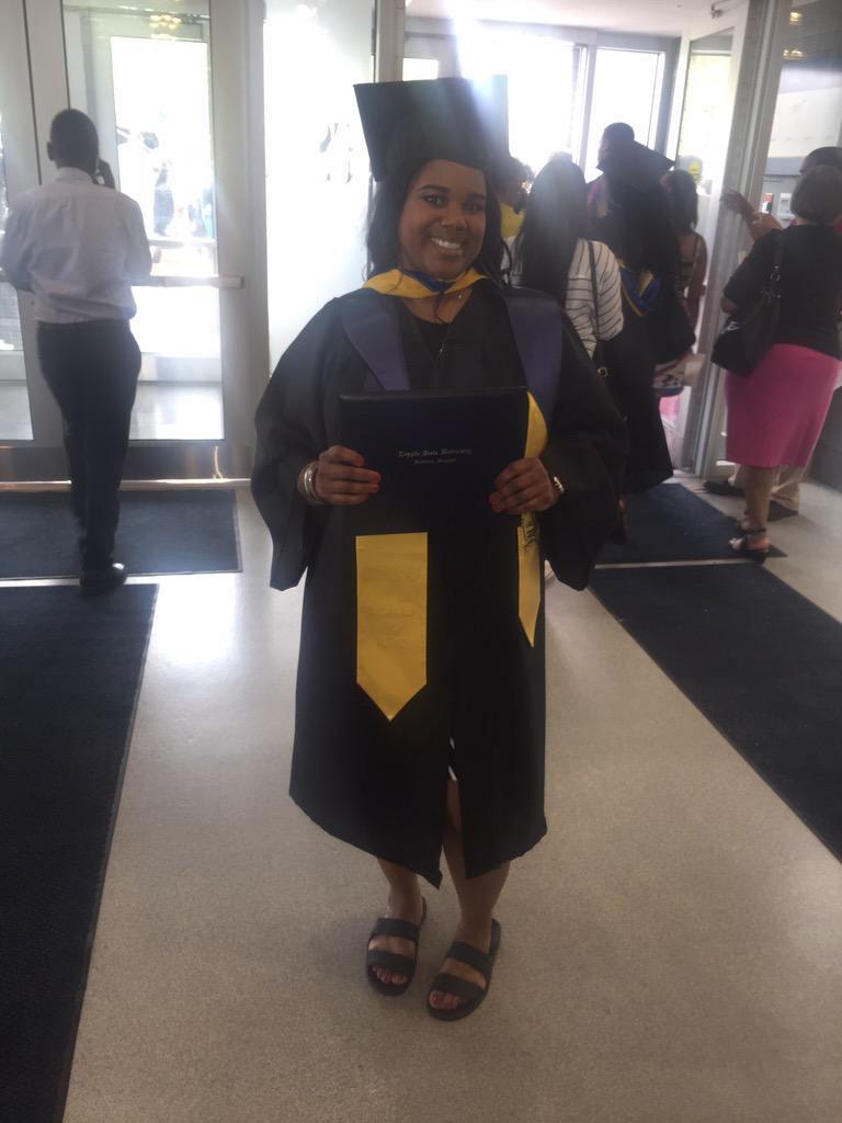 TEIRAn_upPussy's tweet photo. Congrats to my grad☺️🎓 #CoppinAlumni http://t.co/woQbHIVTwo