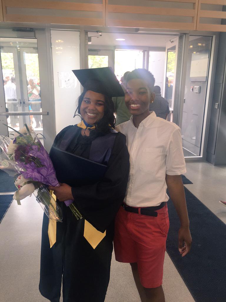 TEIRAn_upPussy's tweet photo. Congrats to my grad☺️🎓 #CoppinAlumni http://t.co/woQbHIVTwo