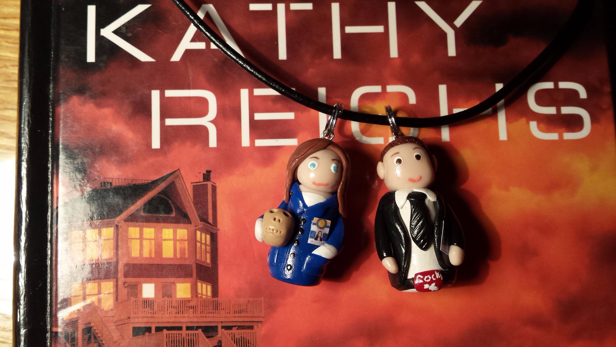  Happy birthday, David Boreanaz! Made two Bones-themed necklaces with my favorite FBI agent on them :) 