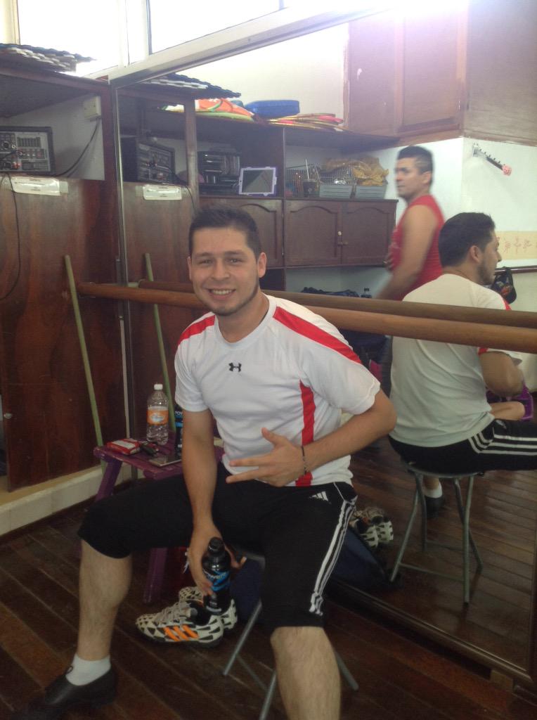 Club_merecumbe's tweet photo. Ya instalados!! Aun estas a tiempo!!!! 
Ven y disfruta que comenzamos en unos minutos mas! http://t.co/A2Ycjkudgp