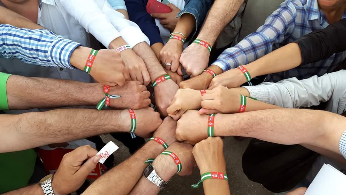 javierduqueATQ's tweet photo. #Antequera la fuerza que nos une! #VotaPSOE http://t.co/1r06KPFHut