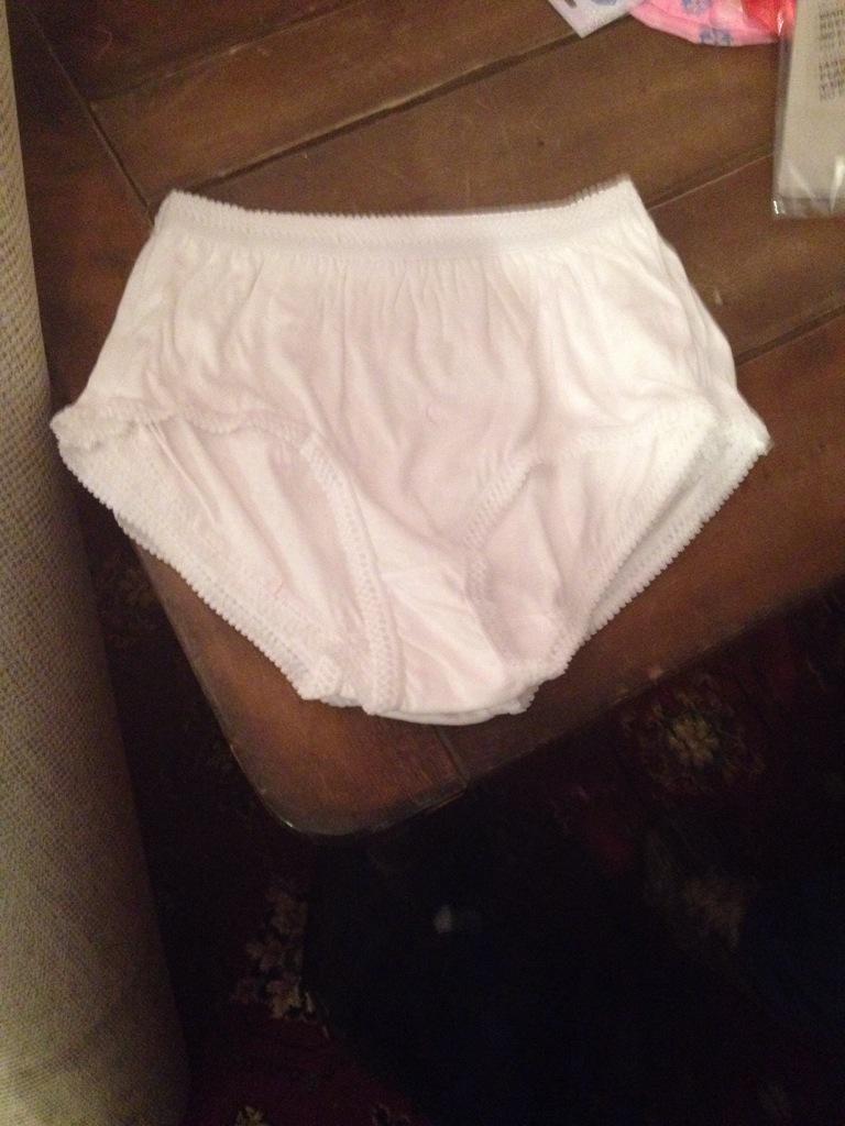 DivYeKen's tweet photo. Which mum gave up her pants for tour court?? http://t.co/lFGgrx6yq0