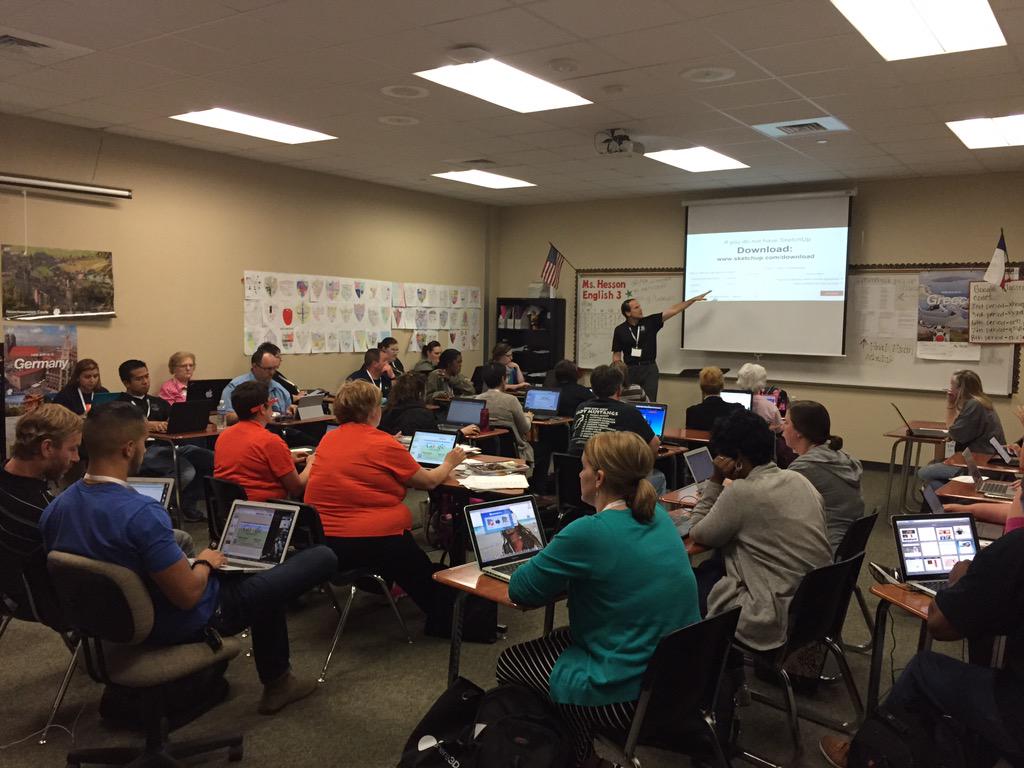 BeckyZalesnik's tweet photo. "Uptown Sketch Up session is packed full @ #TxGoo15.  #sisdcoaches #Sisdrocks http://t.co/ipoyI22nwo