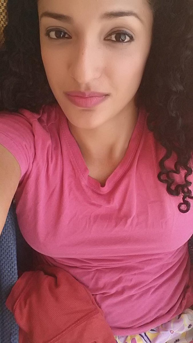 lenyleones's tweet image. :)